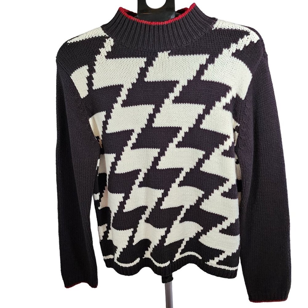 Emma James Black White Patterned‎ Knit Top Red Collar Accent